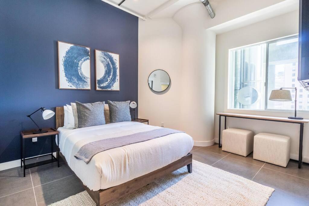 Experience Dtla 3bd 2 Bth Apt Apartment